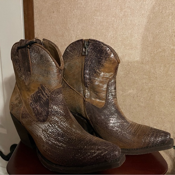 COPY - Ariat Leather Circuit Cruz Brushed Silver Bootie - Picture 9 of 12